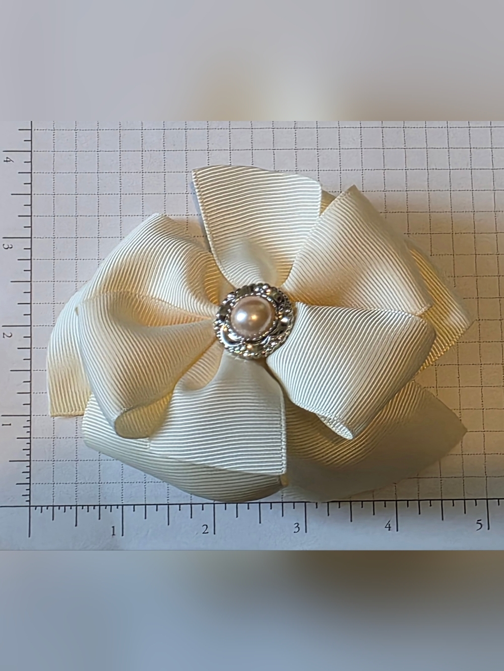 Pearl-Center Ivory/Cream Grosgrain Bow Hair Clip